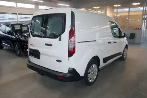 Ford Transit Connect 240 L1 Trend 3-Sitzer Klima Scheibenheizung AHK Bild 5