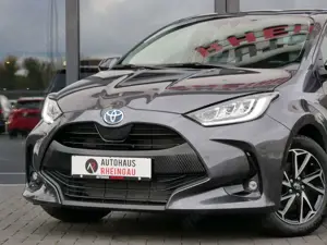 Toyota Yaris 1,5 VVT-i Hybrid Team D SHZ! LED! RFK! Bild 2