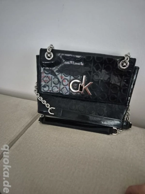 CALVIN KLEIN Umhängetasche schwarz