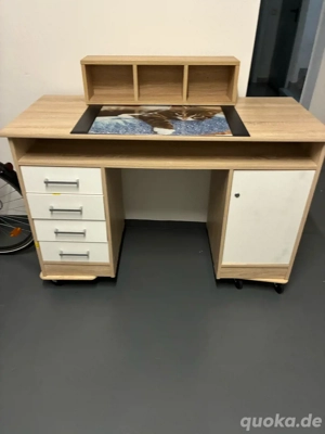 gut erhaltener schreibtisch zu verschenken 