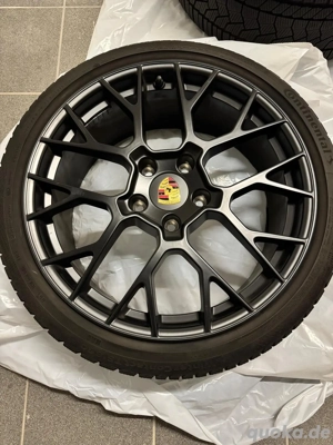 Porsche 992.1 Winterräder Spyder RS schwarz Bild 3