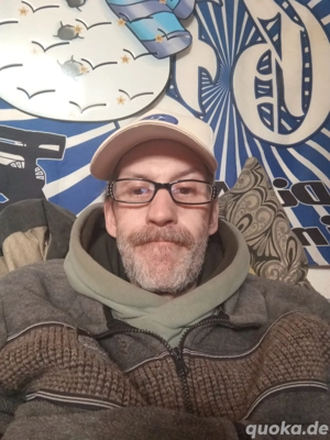 ich bin ein Herr und Meister und suche eine moliege Sklavin.