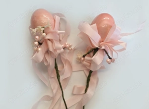 2 Ostereier Osterdeko altrosa Blumen Bänder Perlen u.Draht 5x8 Plastik vintage 70er