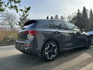 Volkswagen Golf R-Line 1.5 eTSI DSG Rückfahrkamera LED-Plus Bild 2