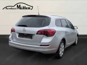 Opel Astra J SpTo Innovation 1.6 AHK-abnehmbar Bi-Xenon Kurve Bild 4