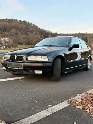 BMW 318 318ti compact Bild 2