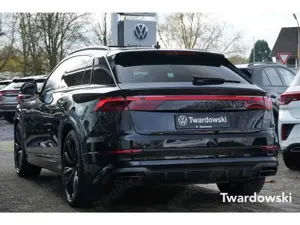 Audi Q8 S line Soft HUD AHK 360° ACC ALLRADLENKUNG 23'' So Bild 4