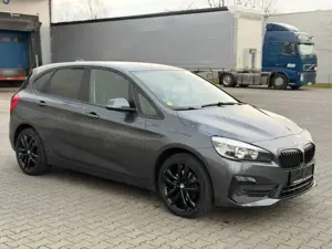 BMW 220 d xDrive Advantage AHK. * wenig Km* Navi*