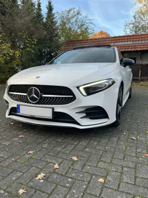 Mercedes-Benz A 250 AMG-Line, Panorama, Top Zustand, Burmester Sound