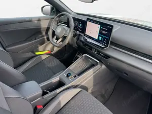 Volkswagen T-Roc 1.5 eTSI R-Line DSG+MATRIX+NAV+HUD+KAM+19" Bild 4