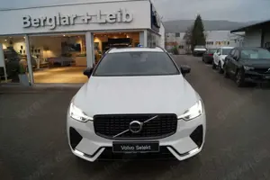 Volvo XC60 B5 Benzin AWD Dark Aut/HeadUp/AHK/LUFTF/21"