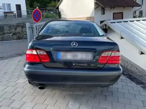 Mercedes-Benz CLK 320 CLK-Klasse Coupe Sport Bild 4