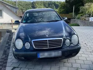 Mercedes-Benz CLK 320 CLK-Klasse Coupe Sport Bild 5