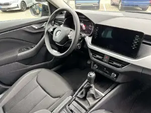 Skoda Kamiq Kamiq 1.5 TSI DSG Tour *KESSY*NAVI*LED Bild 4