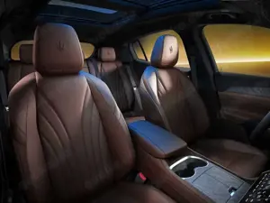 Maserati Grecale Lumina Blu Sonderedition Bild 4