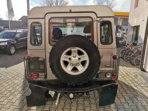 Land Rover Defender Defender 90 TD4 Station Wagon S Bild 4