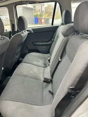 Opel Astra 1.6 Caravan Bild 4