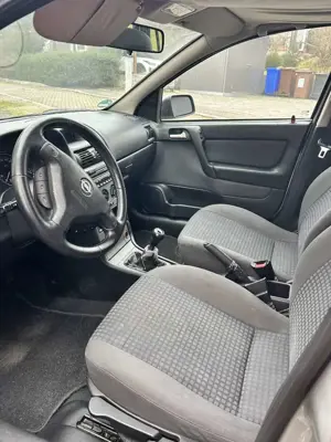 Opel Astra 1.6 Caravan Bild 3