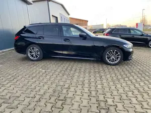 BMW 320 d Sport Line AHK/SPORT-SZ/KAMERA Bild 4