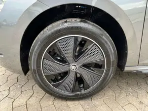 Skoda Kamiq Monte Carlo 1.5TSI DSG AHK PANO LED KAMERA Bild 4