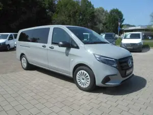 Mercedes-Benz Vito 124 CDI Tourer 4x4 Extralang 4 Sitze AHK 2.0t. Kli