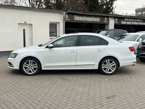 Volkswagen Jetta VI 2,0 TDI BMT DSg*Navi*BiXenon*GSD*EU6 Bild 3