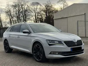 Skoda Superb Superb Combi 2.0 TDI DSG Style