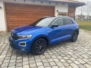 Volkswagen T-Roc 1.5 R-Line AHK Navi ACC Pano RFK PDC v+h