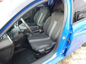 Opel Corsa Corsa 5-Türer 1.2 Direct Injection Turbo GS Bild 5