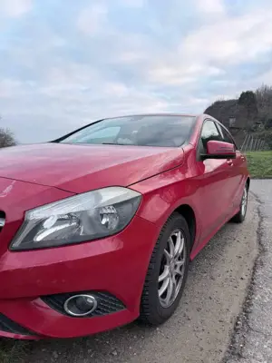 Mercedes-Benz A 180 A-Klasse (BlueEFFICIENCY) Bild 3