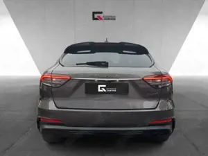 Maserati Levante Modena S AWD 430PS PANO-CARBON-360Grad Bild 3