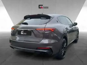 Maserati Levante Modena S AWD 430PS PANO-CARBON-360Grad Bild 4