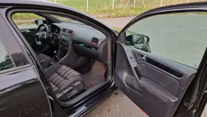 Volkswagen Golf GTI 2.0 Bild 2