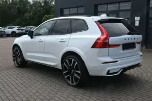 Volvo XC60 B4 D AWD Ultimate Dark*STDHZG*LUFT*360°*ACC Bild 3