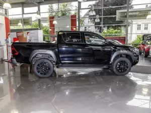 Toyota Hilux 2.8 D-4D Double Cab Invincible 4x4 LEDER Bild 4