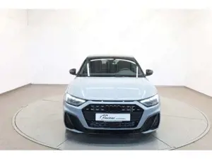 Audi A1 Sportback 40 TFSI S line Bild 3