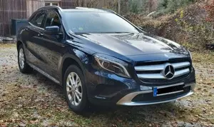 Mercedes-Benz GLA 200 GLA Diesel d 4Matic 7G-DCT Activity Edition Bild 2