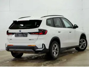 BMW X1 xDrive 30e Sport HeadUp 360°Kam Standklima Bild 4