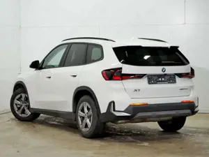 BMW X1 xDrive 30e Sport HeadUp 360°Kam Standklima Bild 3
