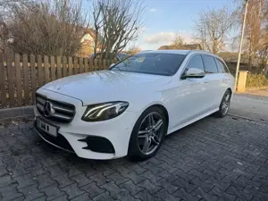 Mercedes-Benz E 220 d T 9G-TRONIC AMG Line
