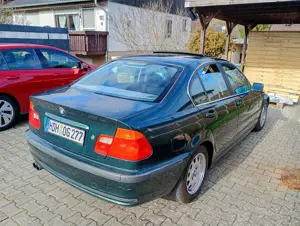 BMW 320 320i Bild 4