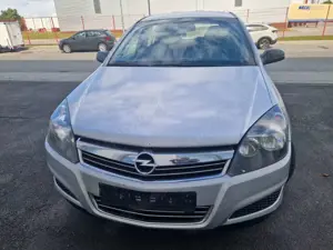 Opel Astra Selection "110 Jahre" Bild 3