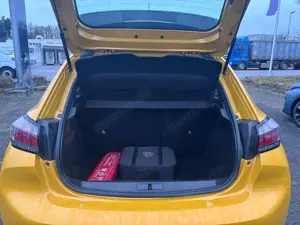 Peugeot 208 Elektromotor 136 Active Bild 5