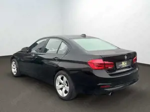 BMW 318 i Lim. Advantage LED Navi Business-Paket Bild 4