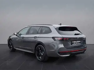 Volkswagen Passat 2.0 TDI DSG R-Line+AHK+WR+BLACKSTYLE+NAVI+5JAHREG Bild 5