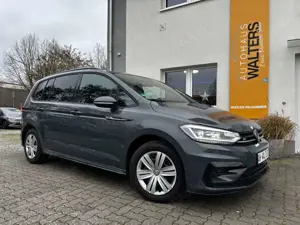 Volkswagen Touran Highline = Automatik - 7-Sitzer - Ahk =