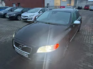 Volvo S80 D2 Summum Xenon, Sitzheizung, AHK Bild 2