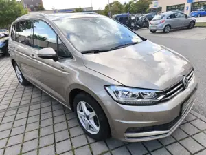 Volkswagen Touran 1.6 TDI SCR (BlueMotion Technology) DSG Trendline Bild 2