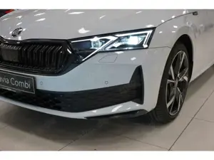 Skoda Octavia Combi 2.0 TSI Sportline 4x4 DSG AHK Navi HuD Matri Bild 2