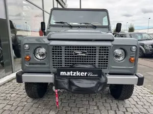 Land Rover Defender 90 L316 Soft Top Works V8 LE Daktari Bild 3